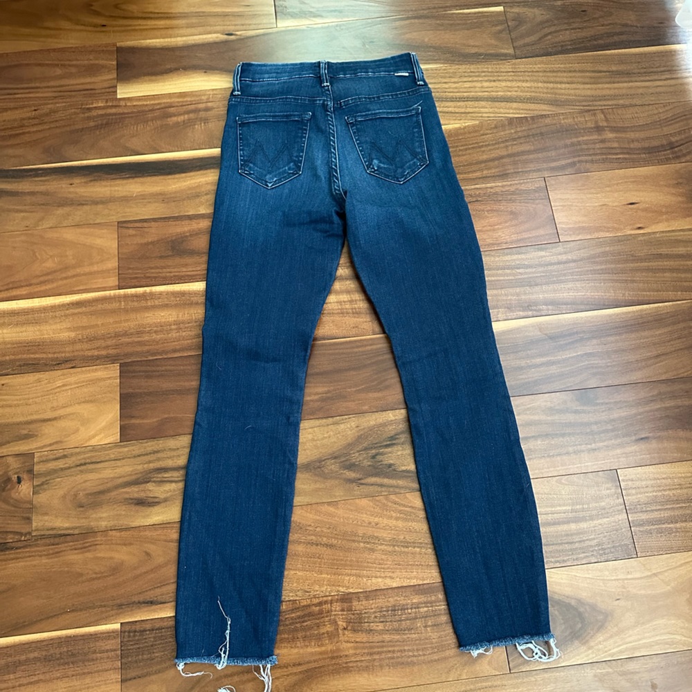 MOTHER HIGH WAISTED LOOKER ANKLE FRAY TONGUE AND CHIC DARK WASH SIZE 25 - Picture 13 of 15